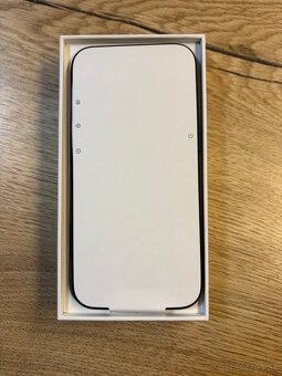 iPhone 15 256GB - 4