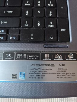 Predám notebook Acer - 4