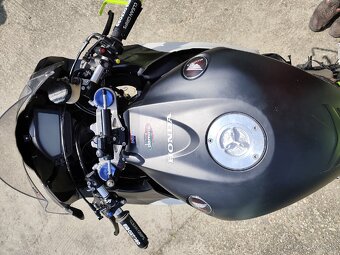 Honda CBR 1000 RR okruhovka - 4