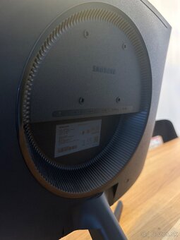 SAMSUNG 27'' 240HZ ZAOBLENY - 4