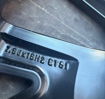 Zimní sada VW Golf Bergamo black 225/40R18 - 4