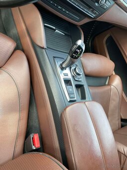 Predám BMW x5 e70 originál mpower 555ps - 4