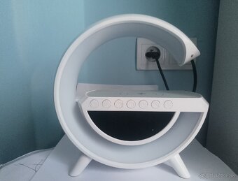LAMPA S REPRAKOM, HODINAMI, BUDIKOM, BEZDRÔTOVOU NABÍJAČKOU - 4