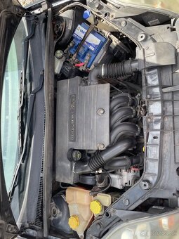 Ford Fiesta 1.4 16V, roč. 2007 - 4