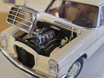 Mercedes Benz 8 Limousine 1:18 Autoart - 4