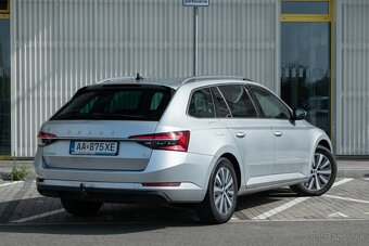 Škoda Superb Combi - 4