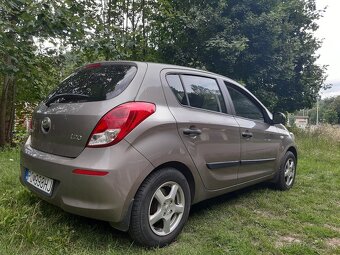 Hyundai i20, 83400km, TK+EK do 4.7.2027, KLÍMA, ISOFIX - 4