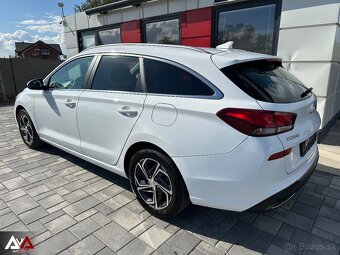 Hyundai i30 CW 1.6 CRDi Family, v Záruke, Pôvodný lak, SR - 4