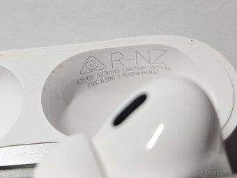 Originál Apple Airpods Pro 2 (USB - C) s MagSafe púzdrom - 4
