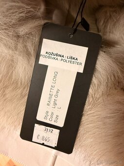 Luxusný dámsky kožuch – výborný stav - 4