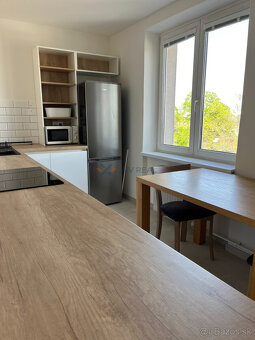 Komfortný 2-izbový byt s dvoma balkónmi blízko centra Trnavy - 4