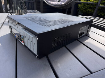 Počítač AMD Phenom II, 2GB - Bez HDD a OS - 4