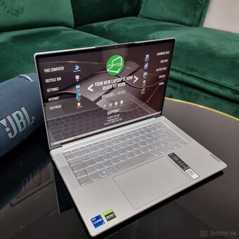 Lenovo Yoga PRO 7:RYZEN AI9 365,32GB,SSD 1TB,OLED 2.8K - 4