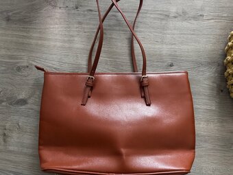 krasna kabelka michael kors - 4