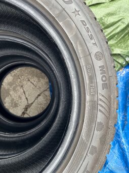 Predám Zimné pneu 225/55 R17 RFT BMW - 4