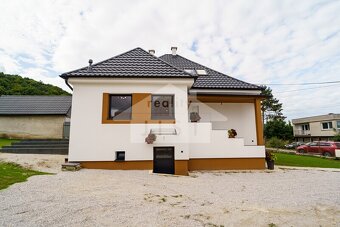 Predaj: Zrekonštruovaný Rodinný Dom 4+1 v Malebnej Obci Divi - 4