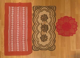 Vyšívané/ háčkované obrusy - 4