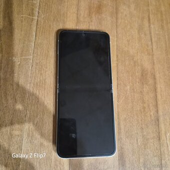 Samsung Galaxy Z flip 6 - 4