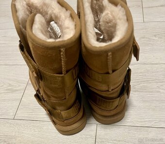 UGG - 4