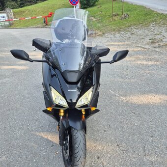 Honda forza 750 - 4