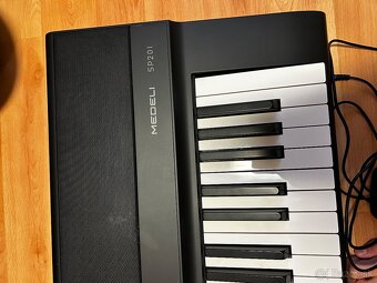 🎹 Elektrický klavír Medeli SP201 – TOP stav za super cenu - 4