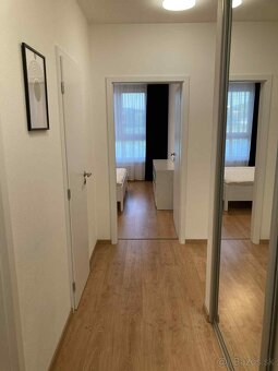 Prenájom 2 izbového bytu s parkovaním, ul. Odevná - 4