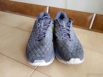 Panske bezecke tenisky UNDER ARMOUR WIND 2. - 4