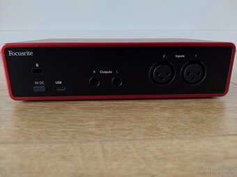 Focusrite Scarlett 2i2 4th Gen USB zvuková karta - 4