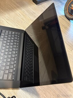 Microsoft Surface Laptop 4 1979 (16GB) (Touchscreen) i7 - 4