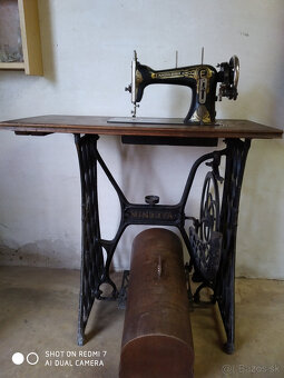 ŠIJACÍ STROJ MINERVA - 4