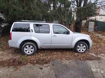 Nissan Pathfinder 2.5 dCi 7 Miestne - 4