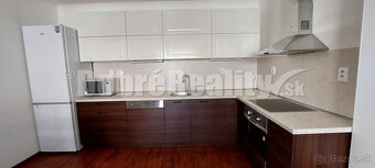 PRENÁJOM: SLNEČNÝ 3 IZBOVÝ BYT S BALKÓNOM A PARKOVANÍM, CENT - 4