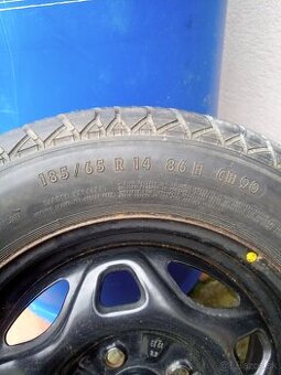 Predám rezervu14"disk5 1/2J×14"CH s pneumatikou185/65R14 8 - 4