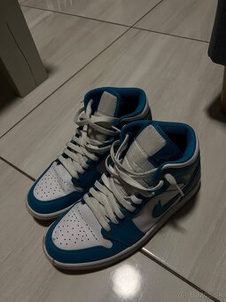 Jordan 1 mid - 4