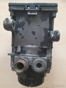 EBS ventil Knorr Bremse na MAN TGA 486203032 - 4