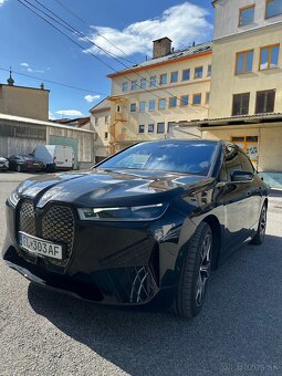 Predam BMW ix40 - 4