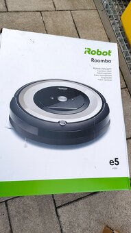 Vysávač iRobot Roomba e5 - 4