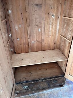 Skrina z masivu - zachovala - 4