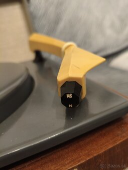 Kufríkový gramofón Tesla - 4