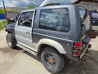 Mitsubishi Pajero 2,5td anglicke - 4
