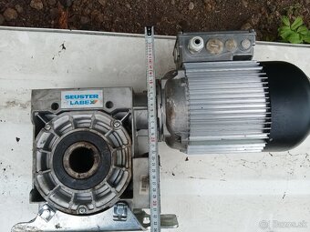 Snekova prevodovka s elektromotorom 1,5kW... - 4