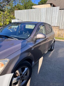 KIA Ceed - 4