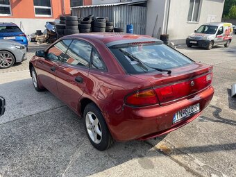 Mazda 323f - 4