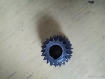 Predám zetor 25k - 4