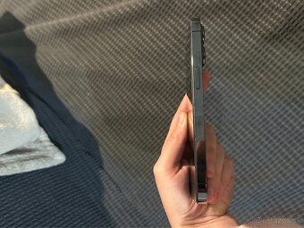 iPhone 13pro (Black Graphite) - 4