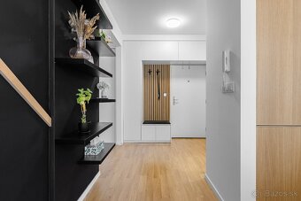 PONUKA: veľký, moderný 3-izbový byt pri Kuchajde. - 4