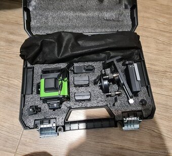 Nivelačný profi laser tzv 4D tj 16/líniový so zeleným lúčom - 4