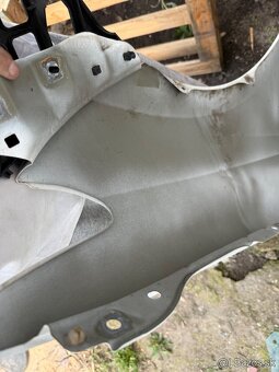 Ľavý predný Blatnik Toyota Auris II E180 040 - 4