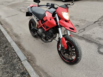 Predám DUCATI 796 HYPERMOTARD v tp 35 kW - 4