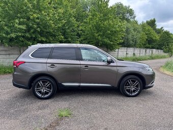 Mitsubishi Outlander 2.2 DI-D 4x4 Automat. 7 miestne. - 4